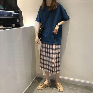 Plain Elbow-sleeve Open Back T-shirt / Plaid Midi Straight Fit Skirt