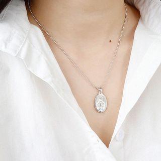 925 Sterling Silver Embossed Coin Pendant Necklace