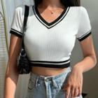 Short Sleeve Contrast-trim V-neck Crop Top