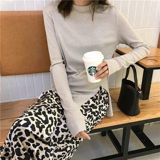 Plain Long-sleeve Slim-fit T-shirt / Leopard Print Wide-leg Pants