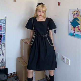 Set: Square-neck Short-sleeve Shif Dress + Harness Belt