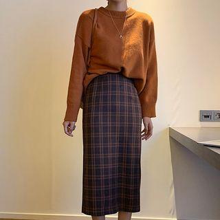 Button-up Back Sweater / Plaid Midi Pencil Skirt