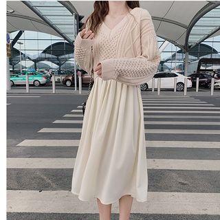 V-neck Spaghetti Strap A-line Dress / Tie Back Sweater