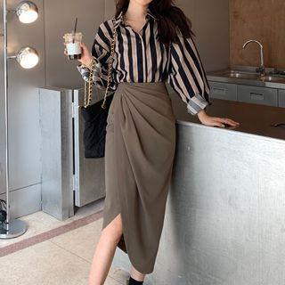 Striped Shirt / Slit Midi Pencil Skirt