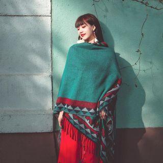 Patterned Fringed Trim Shawl