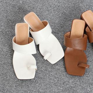 Toe-ring Block-heel Sandals