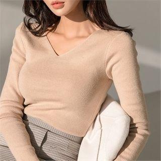 V-neck Slim Knit Top