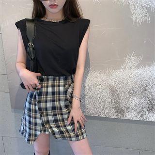 Padded-shoulder Sleeveless T-shirt / Slited Plaid Skort