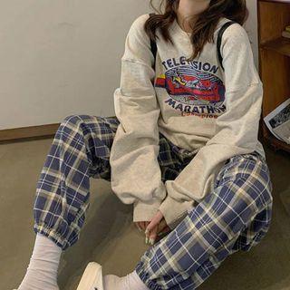 Printed Sweatshirt / Plaid Pants