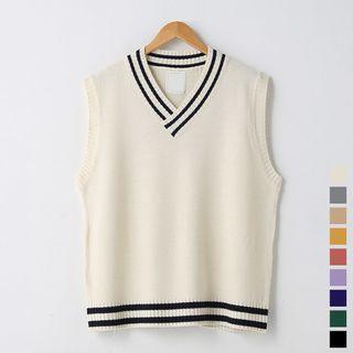 Contrast V-neck Cable-knit Vest In 9 Colors