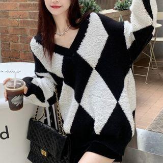 V-neck Diamond Pattern Sweater Black & Light Gray - One Size