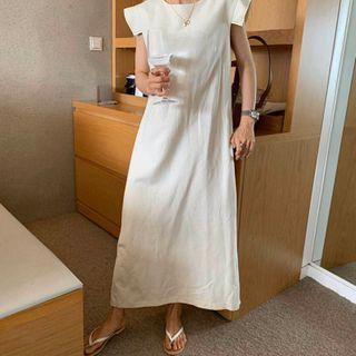 Plain Short-sleeve Cutout-back Maxi A-line Dress