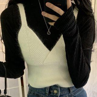 Sleeveless Knit Top / Mock-neck Top