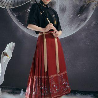 Short-sleeve Collared T-shirt / Midi A-line Skirt