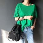 Cutout-neck Diagonal-hem T-shirt