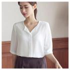 Round-neck Elbow-sleeve Blouse