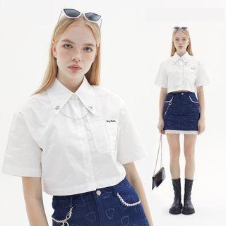 Lettering Sliver Chain Crop Shirt