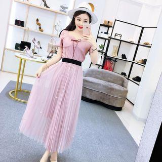Square-neck Short-sleeve Top / Mesh Midi Skirt / Set