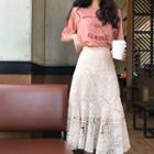 Short-sleeve Print T-shirt / A-line Lace Midi Skirt