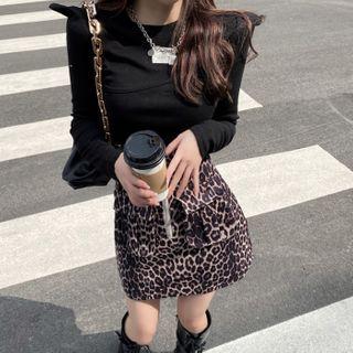 Mock Two-piece Long-sleeve Top / High-waist Leopard Print Mini A-line Skirt