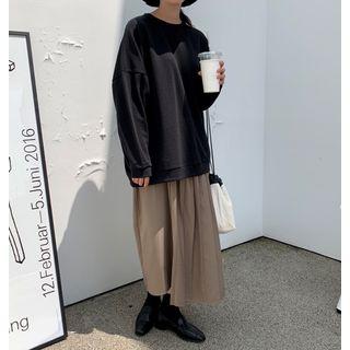 Crew-neck Pullover / Midi A-line Skirt
