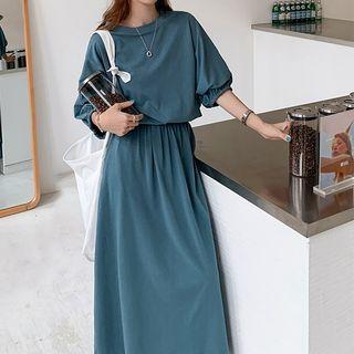 Batwing-sleeve T-shirt / Midi A-line Skirt