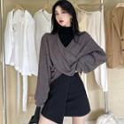 V-neck Top / Mock-neck T-shirt