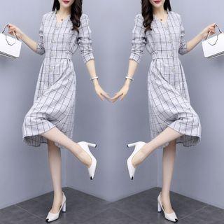 Plaid V-neck Long-sleeve Midi A-line Dress