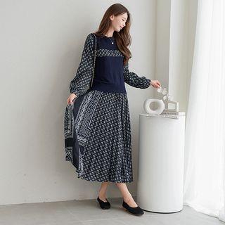 Set: Round-neck Vest + Pleated Paisley Maxi Dress