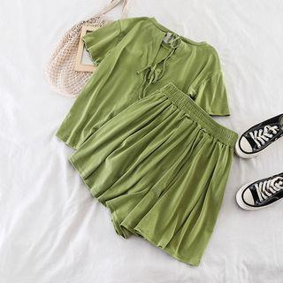 Set: Short-sleeve T-shirt + High-waist Shorts