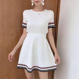 Set: Patterned Short Sleeve Knit T-shirt + A-line Skirt