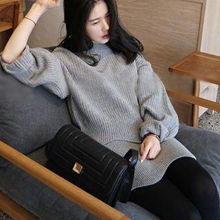 Set: Scallop Hem Sweater + Mini Knit Skirt