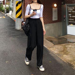 Square-neck Short-sleeve T-shirt / High Waist Straight-cut Pants