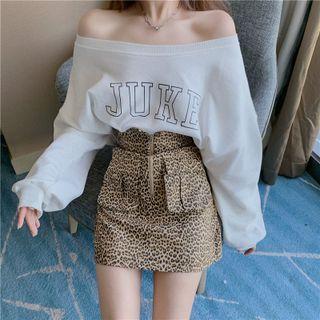 Off-shoulder Lettering Print Sweatshirt / Leopard Print Mini A-line Skirt