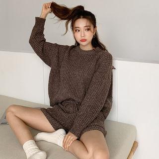 Set: Round-neck Sweater + Knit Shorts