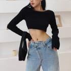 Long-sleeve Cropped Round Neck T-shirt