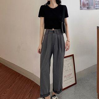 Short-sleeve Cropped T-shirt / High-waist Straight-cut Pants