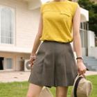 Pleated-front Linen Blend Colored Shorts