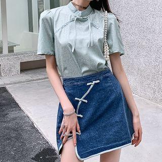 Short-sleeve Top / Frog Buttoned Denim Mini Skirt