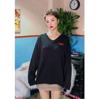 Strawberry Milk Logo Embroidered V-neck Sweater Black - One Size