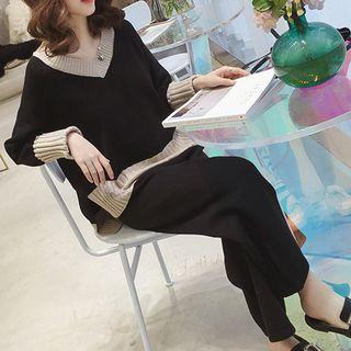 Set: Contrast Trim V-neck Sweater + Wide-leg Knit Pants As Shown In Figure - One Size