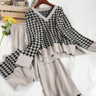 Set: V-neck Houndstooth Sweater + Wide-leg Pants