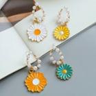 Non-matching Faux Pearl Alloy Daisy Dangle Earring