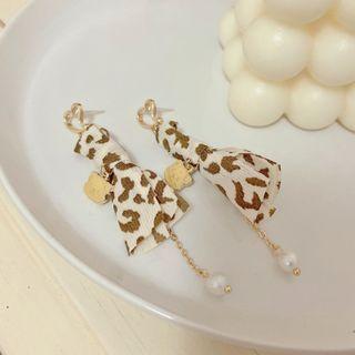 Bear Fabric Glaze Dangle Earring 1 Pair - S925 Silver Needle Earring - Gold Heart - Leopard - Light Brown & White - One Size