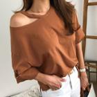 Cutout-shoulder Cuff-sleeve T-shirt