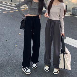 Cropped T-shirt / High Waist Sweatpants