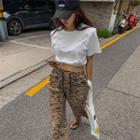 Padded-shoulder Band-hem Crop T-shirt