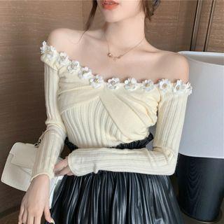 Long-sleeve Off-shoulder Floral Knit Top