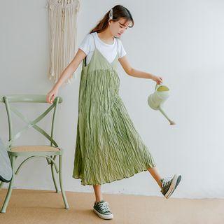 Set: Crew-neck Short-sleeve T-shirt + V-neck Spaghetti Strap Midi Dress