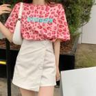 Short-sleeve Leopard Lettering T-shirt / High-waist Plain Asymmetric Skirt